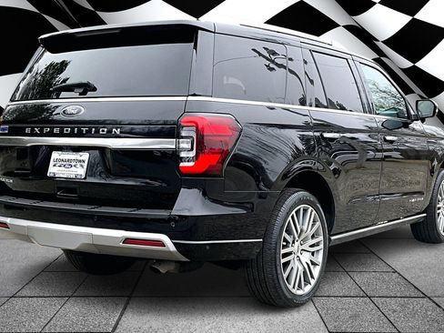 Certified 2022 Ford Expedition Platinum image 2