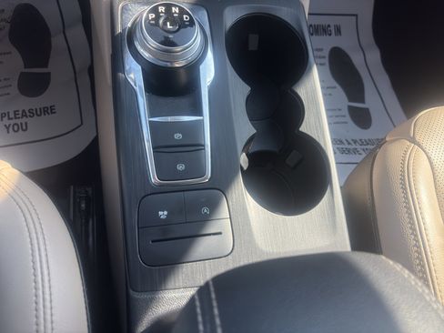 Used 2020 Ford Escape SEL FWD image 19