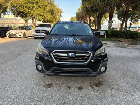 Used 2019 Subaru Outback 3.6R Touring AWD/4WD image 5