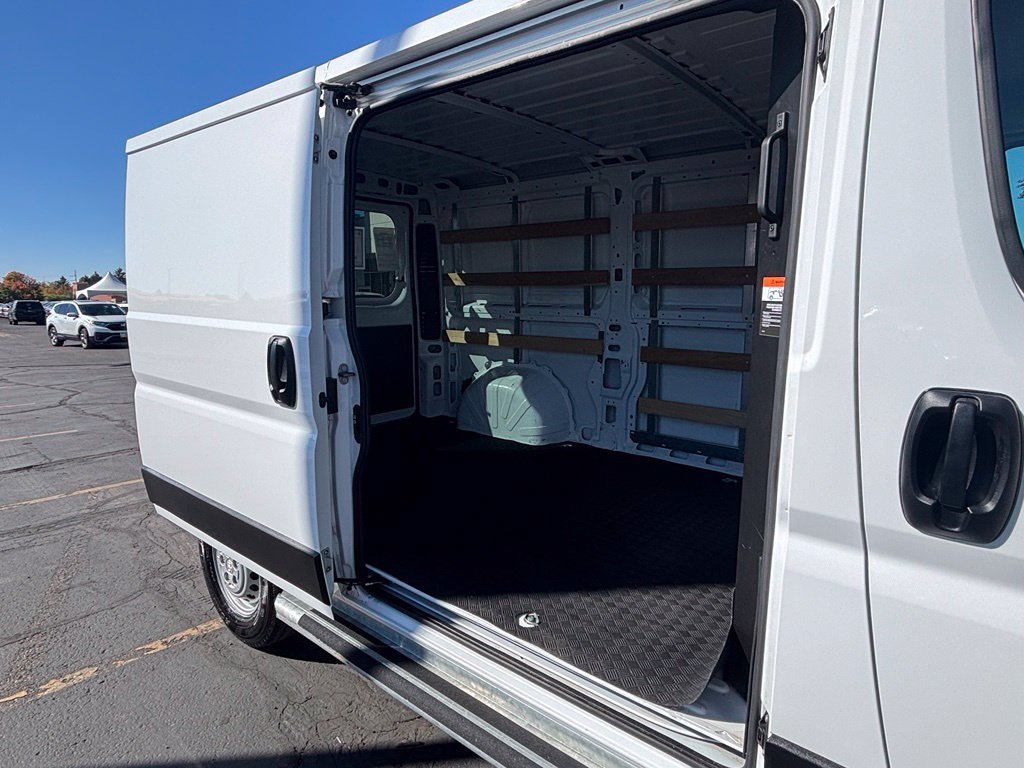 Used 2025 RAM ProMaster 2500 w/ U-Haul Equipment Group FWD image 9