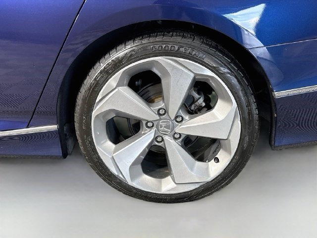 Used 2018 Honda Accord Touring image 36
