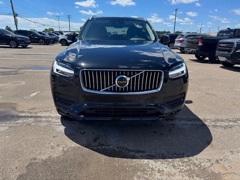 Used 2022 Volvo XC90 T6 Momentum w/ Climate Package AWD/4WD image 2