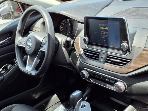 Used 2023 Nissan Altima 2.5 SV image 14