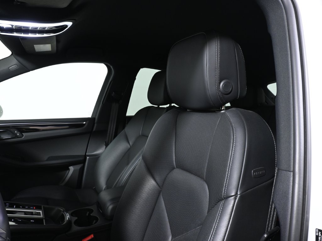 Used 2023 Porsche Macan S AWD/4WD image 14