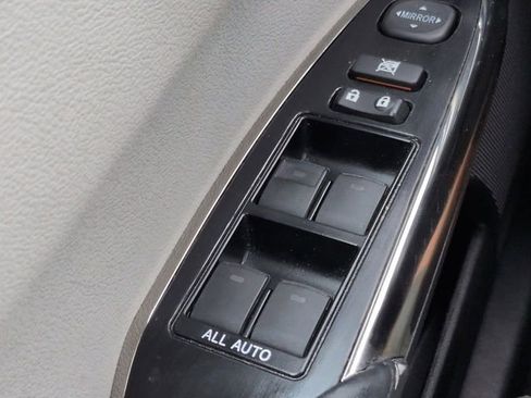 Used 2017 Toyota Avalon Limited FWD image 24