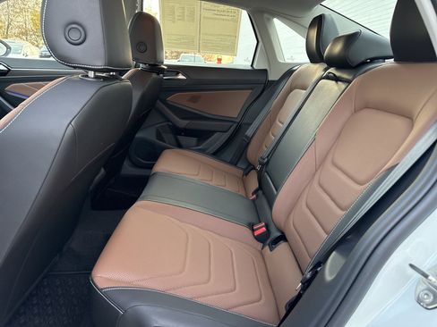 Used 2025 Volkswagen Jetta SEL image 12