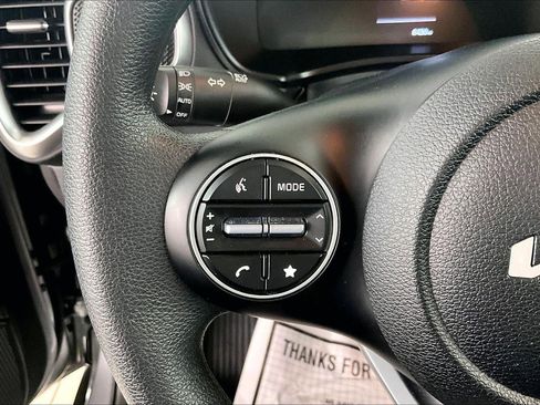 Used 2025 Kia Soul LX FWD image 11