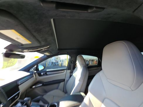 Used 2020 Porsche Cayenne Turbo S image 11