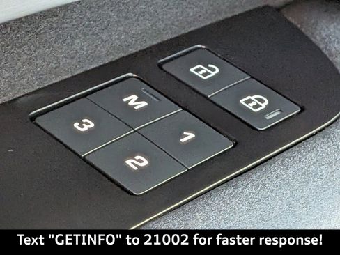 Used 2023 Land Rover Discovery S R-Dynamic image 30