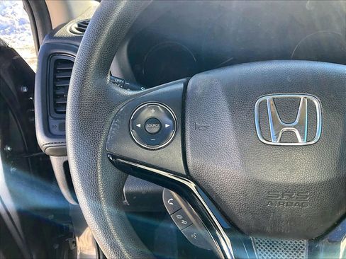 Used 2020 Honda HR-V LX image 9