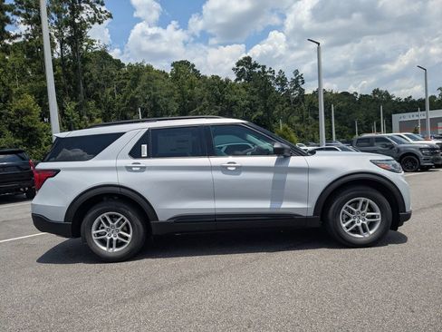 New 2026 Ford Explorer Active w/ Active Comfort Package RWD image 3