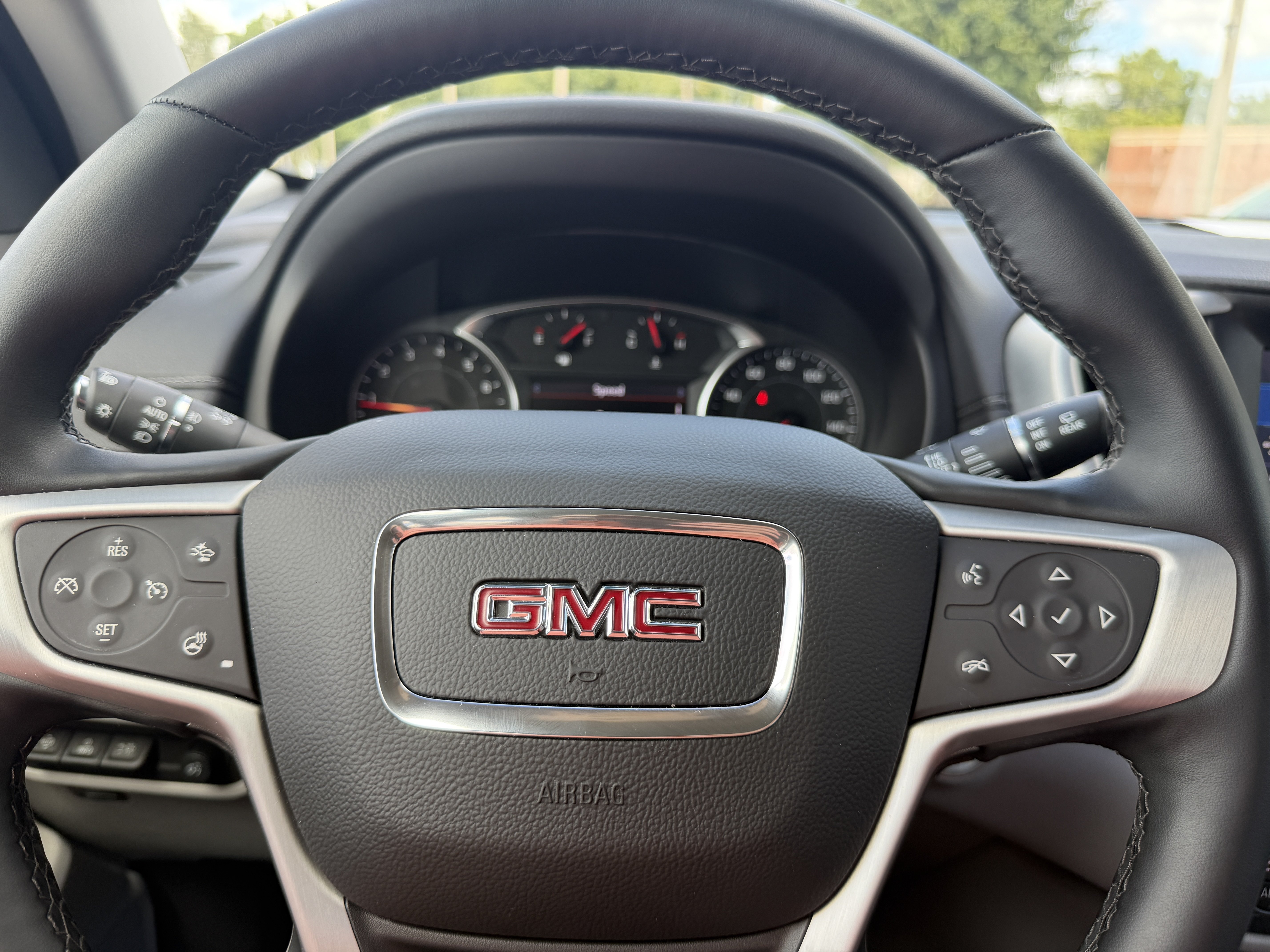 Used 2024 GMC Terrain SLT w/ Tech Package AWD/4WD image 29