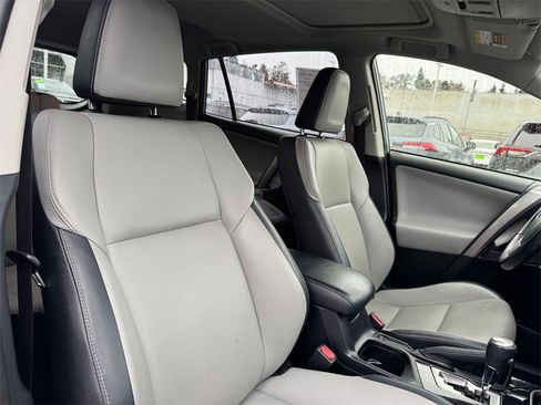 Used 2017 Toyota RAV4 Limited image 11