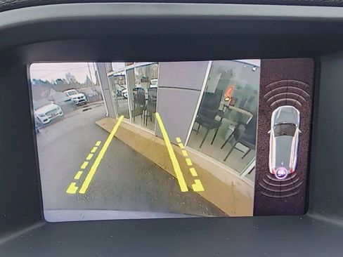 Used 2018 Volvo V60 T5 Cross Country image 19