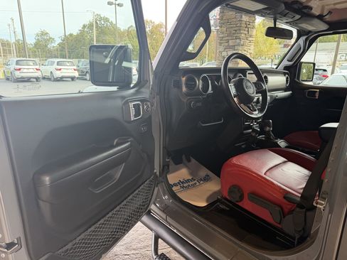 Used 2020 Jeep Gladiator Sport w/ Quick Order Package 24S image 3