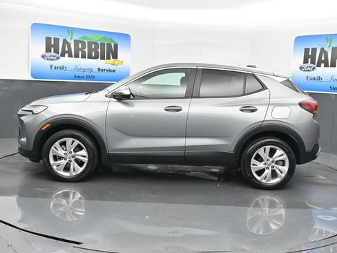 Used 2025 Buick Encore GX Preferred AWD/4WD image 2