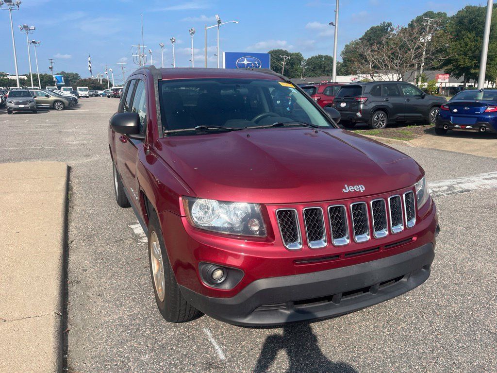 Used 2015 Jeep Compass Sport w/ Power Value Group FWD image 2