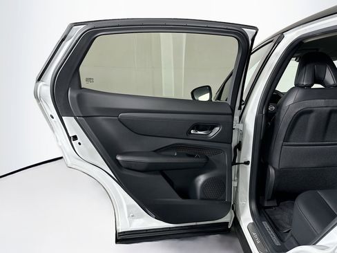 Used 2023 Nissan Ariya AWD image 26