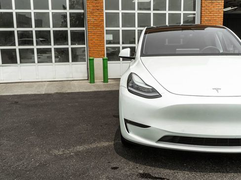 Used 2020 Tesla Model Y Long Range AWD/4WD image 29