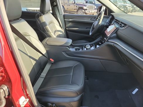 New 2025 Jeep Grand Cherokee L Limited w/ Luxury Tech Group II image 14