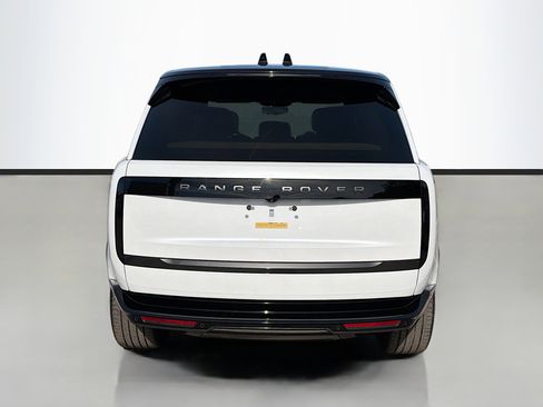 New 2025 Land Rover Range Rover SE image 4
