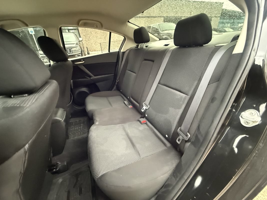 Used 2012 MAZDA MAZDA3 i Touring FWD image 15