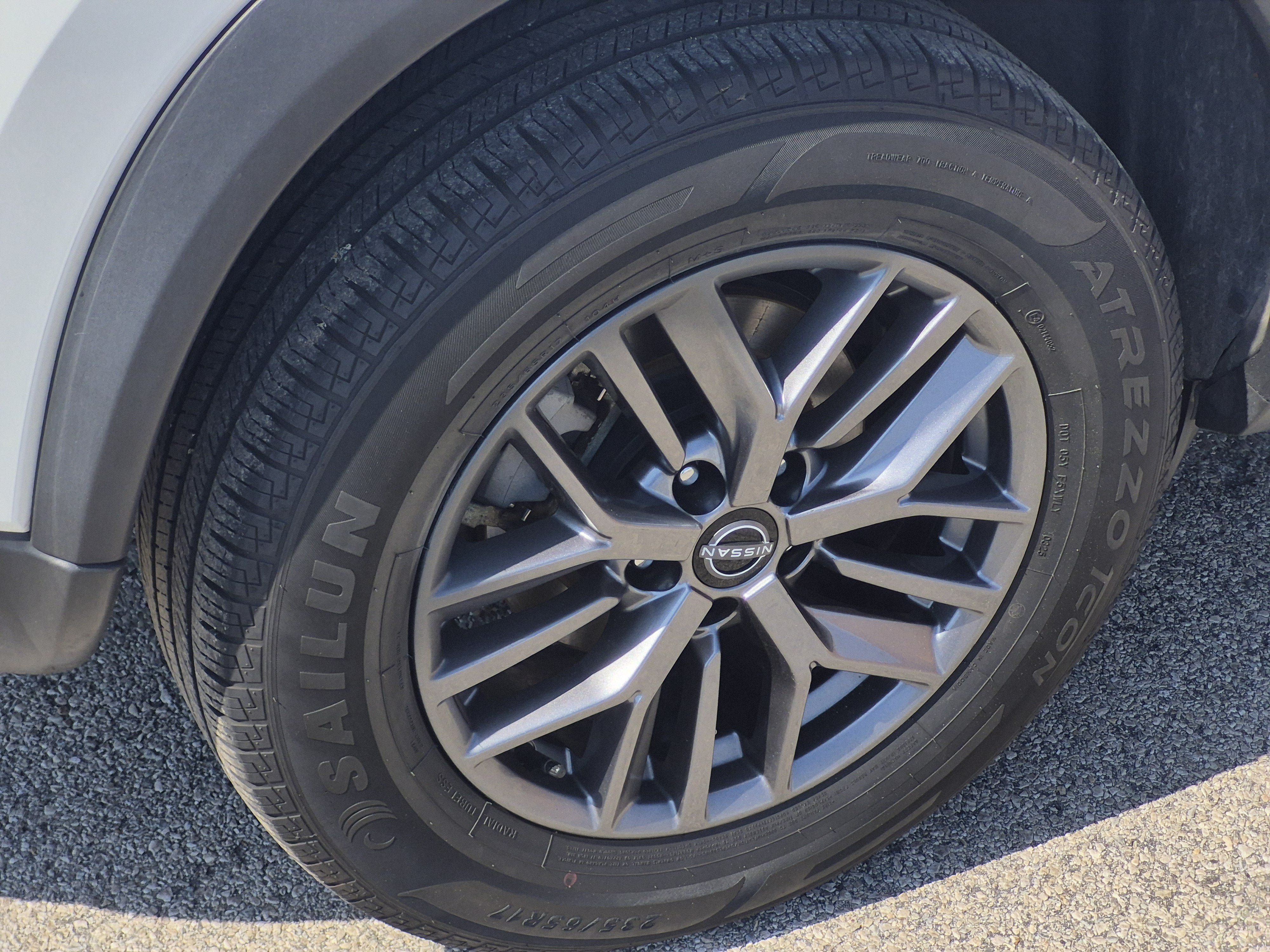 Used 2023 Nissan Rogue S AWD/4WD image 7