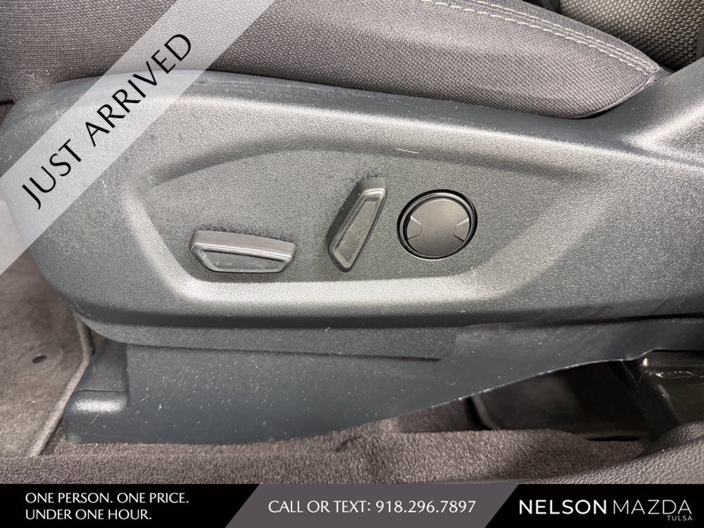 Used 2019 Ford Explorer XLT FWD image 17