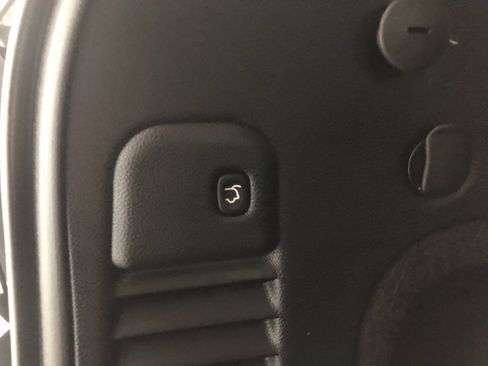 Used 2020 Jeep Grand Cherokee Altitude image 9