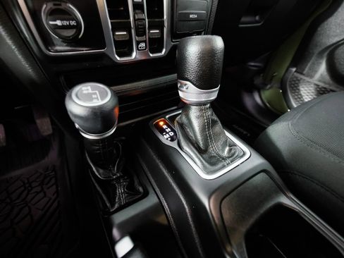 Used 2022 Jeep Wrangler Unlimited Sport image 27