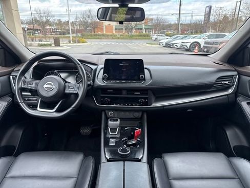 Used 2023 Nissan Rogue SV w/ SV Premium B Package image 12