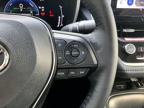 Used 2025 Toyota Corolla XLE FWD image 15