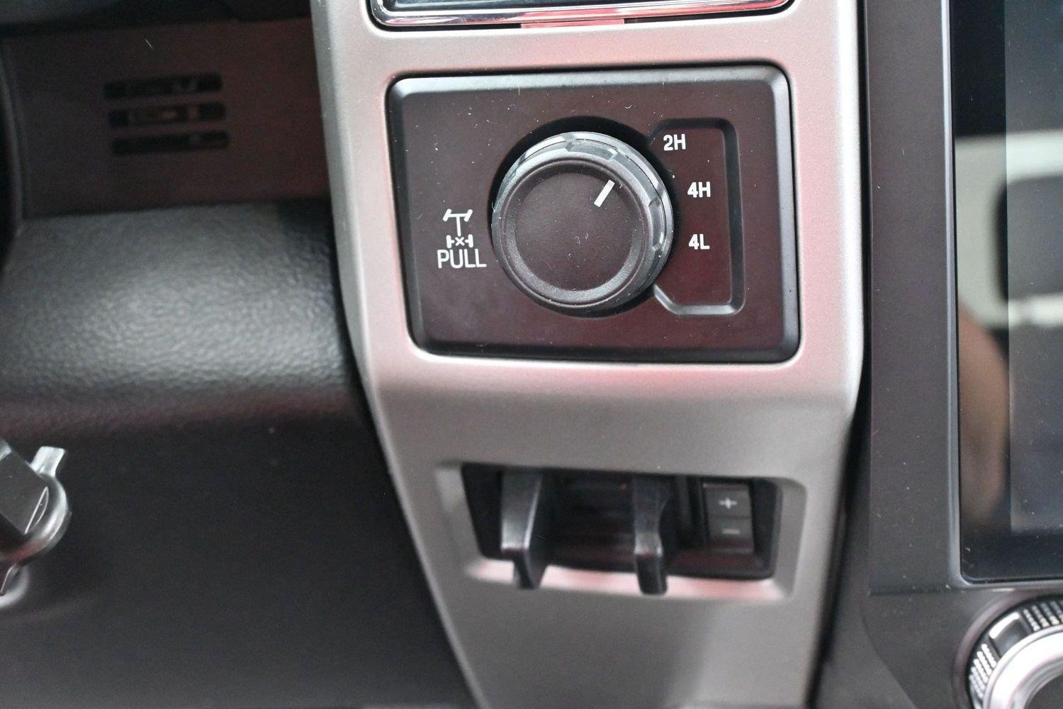 Used 2021 Ford F250 Lariat w/ Lariat Value Package AWD/4WD image 23