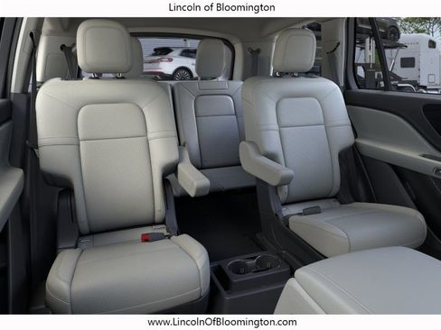 New 2026 Lincoln Aviator AWD w/ Jet Appearance Package image 14