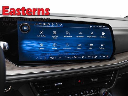 Used 2025 Chevrolet Suburban Z71 image 19