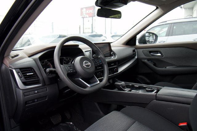 Used 2023 Nissan Rogue SV AWD/4WD image 13