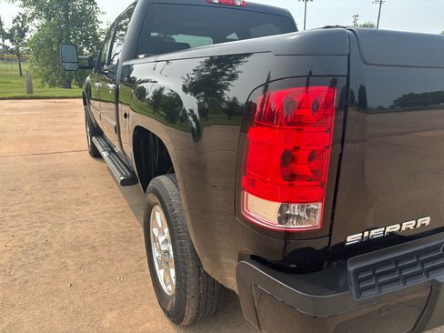 Used 2013 GMC Sierra 2500 Denali image 8