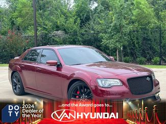 Used 2023 Chrysler 300 C RWD video 1