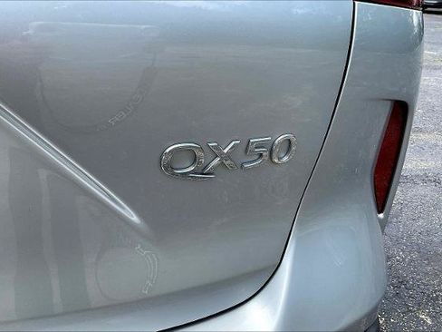 Certified 2020 INFINITI QX50 Luxe w/ Navigation Package FWD image 23