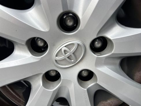 Used 2020 Toyota Corolla LE image 28