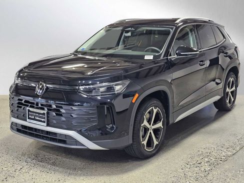 New 2026 Volkswagen Tiguan SE AWD/4WD image 3