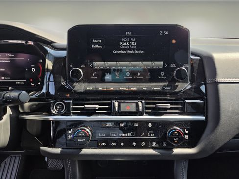 Used 2023 Nissan Pathfinder Platinum AWD/4WD image 16