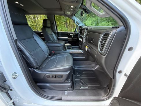Used 2021 GMC Sierra 2500 Denali w/ Technology Package AWD/4WD image 34