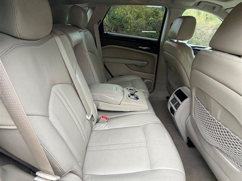 Used 2011 Cadillac SRX Luxury FWD image 19