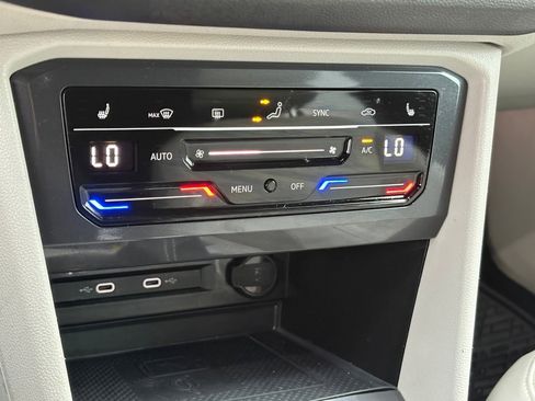 Used 2022 Volkswagen Tiguan SE R-Line image 23