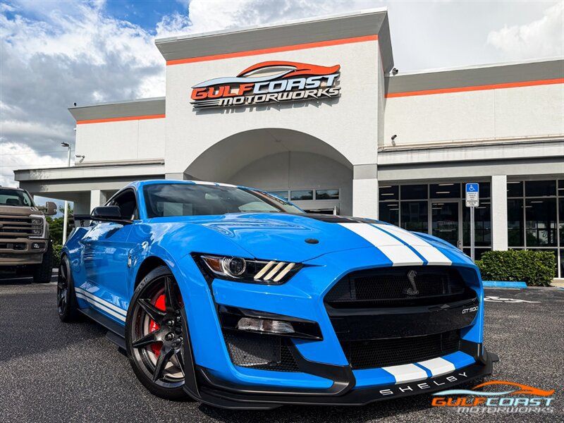 Used 2022 Ford Mustang Shelby GT500 w/ Carbon Fiber Track Pack RWD image 1