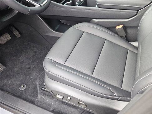 New 2026 Chevrolet Traverse LT w/ Enhanced Driving Package image 4