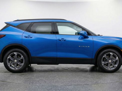 Used 2025 Chevrolet Blazer LT image 11