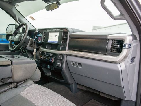 Used 2024 Ford F350 XLT image 31