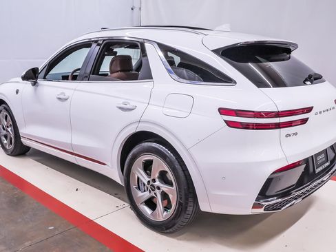 Certified 2026 Genesis GV70 2.5T Advanced image 8